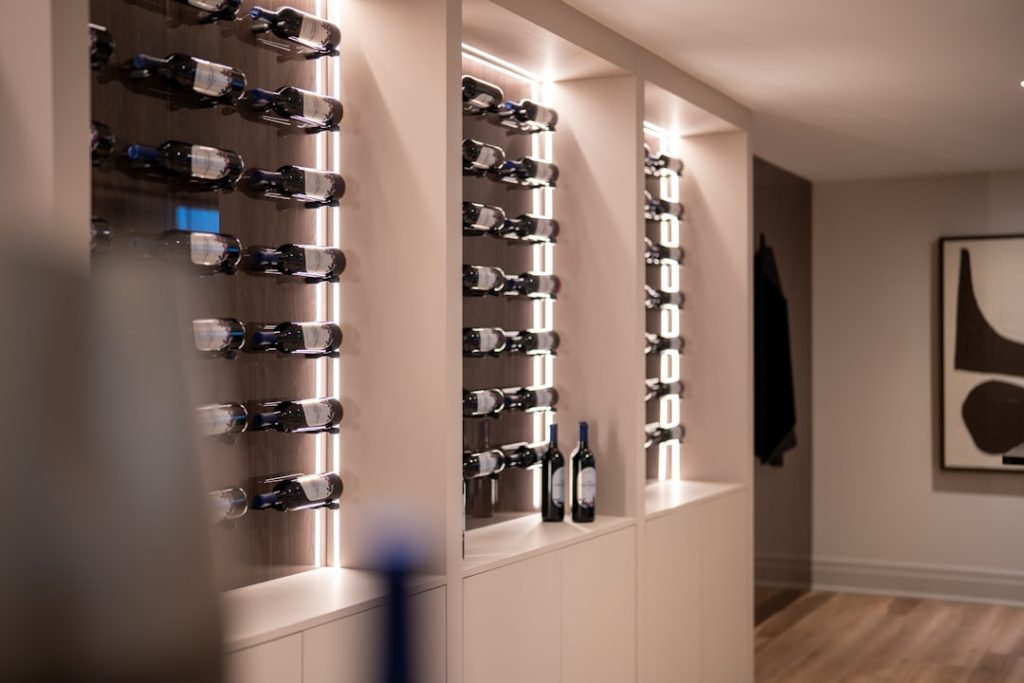Photo wine fridge niche lighting
