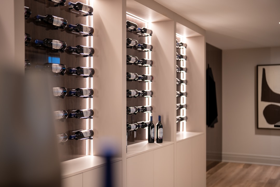 Photo wine fridge niche lighting